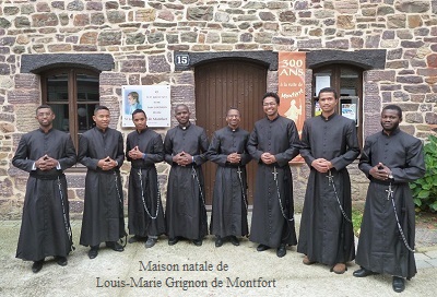 Maison natale de Louis-Marie Grignon de Montfort, engagement de 8 vocations religieuses de La Compagnie de Marie, les Montfortains. 