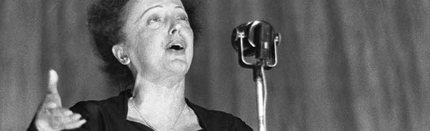 Edith Piaf en concert.